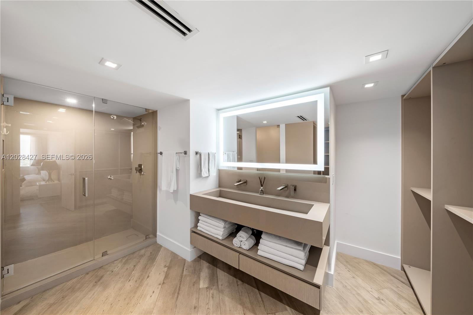 2301 Collins Ave #1432 Miami Beach, FL 33139