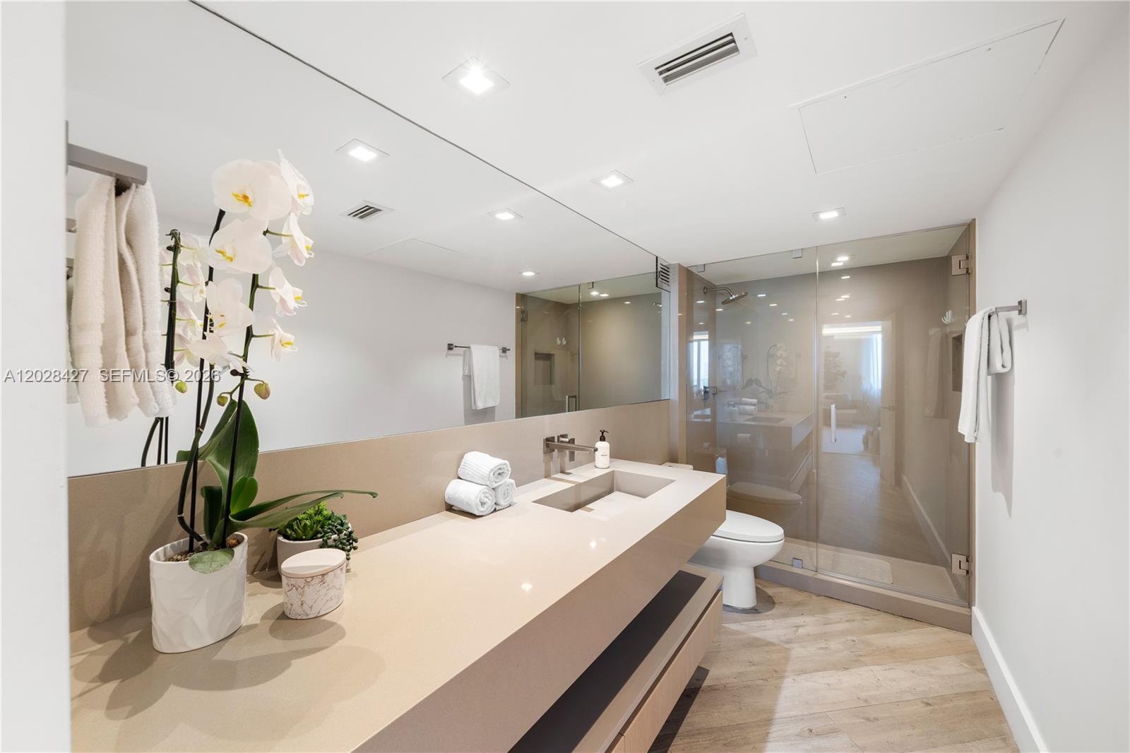 2301 Collins Ave #1432 Miami Beach, FL 33139
