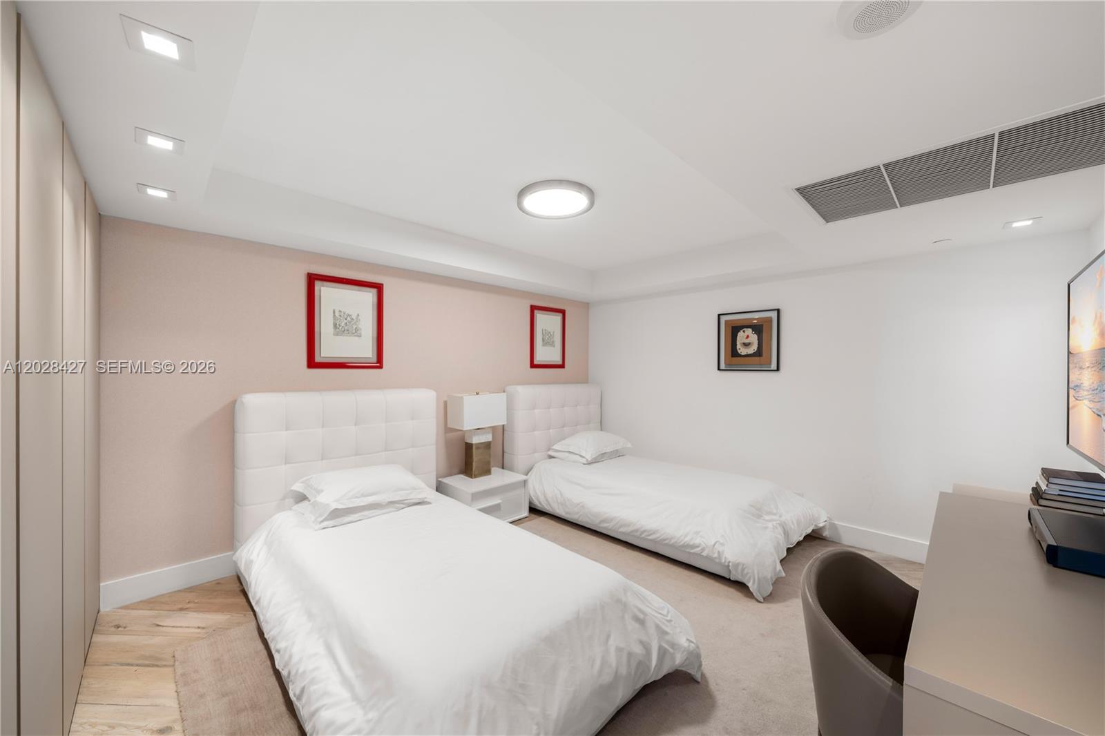 2301 Collins Ave #1432 Miami Beach, FL 33139