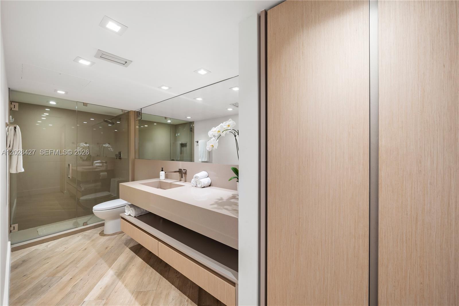2301 Collins Ave #1432 Miami Beach, FL 33139