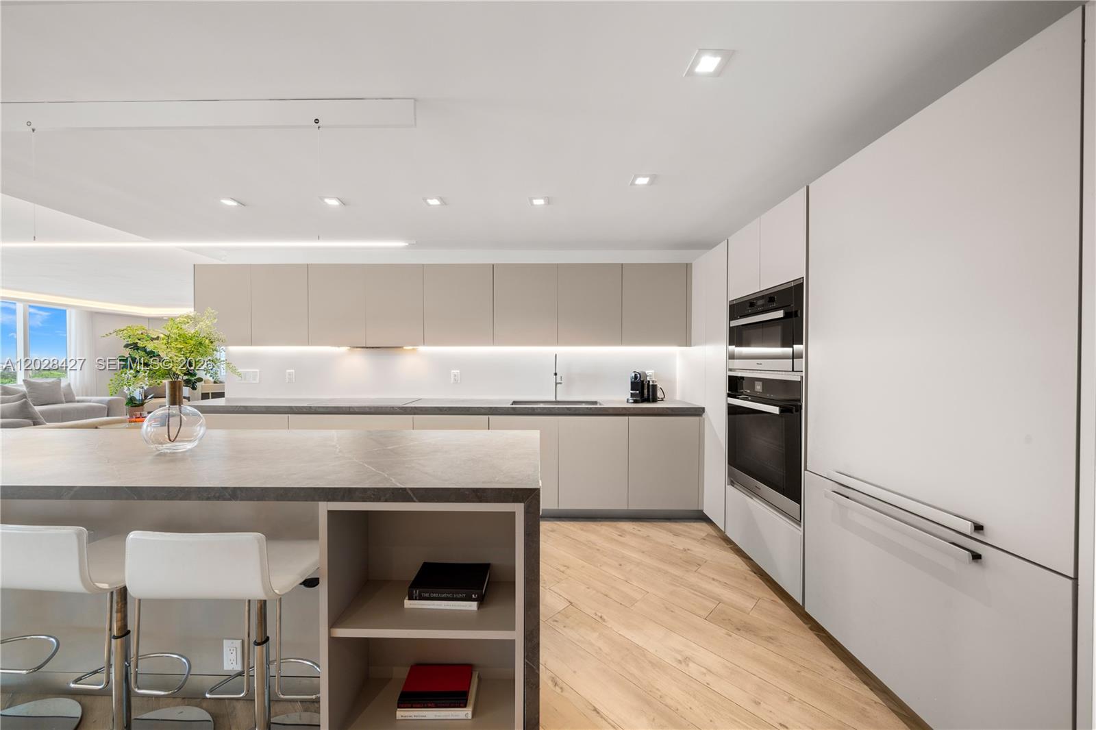 2301 Collins Ave #1432 Miami Beach, FL 33139