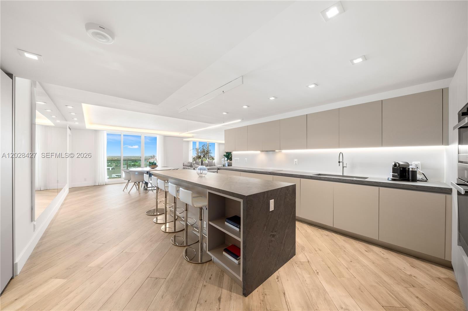 2301 Collins Ave #1432 Miami Beach, FL 33139