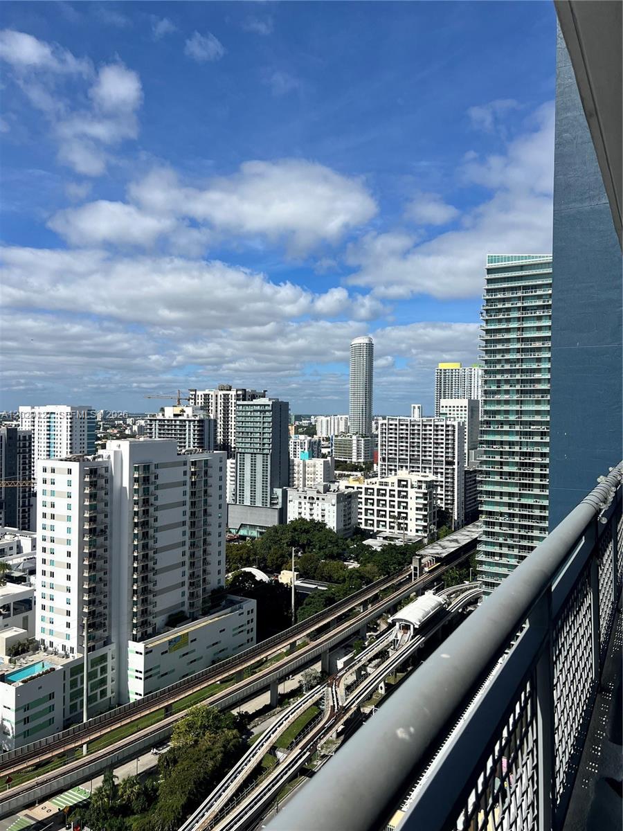 image Infinity at Brickell9
