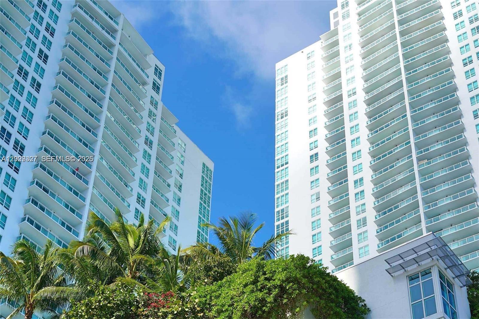 951 Brickell Ave #1808