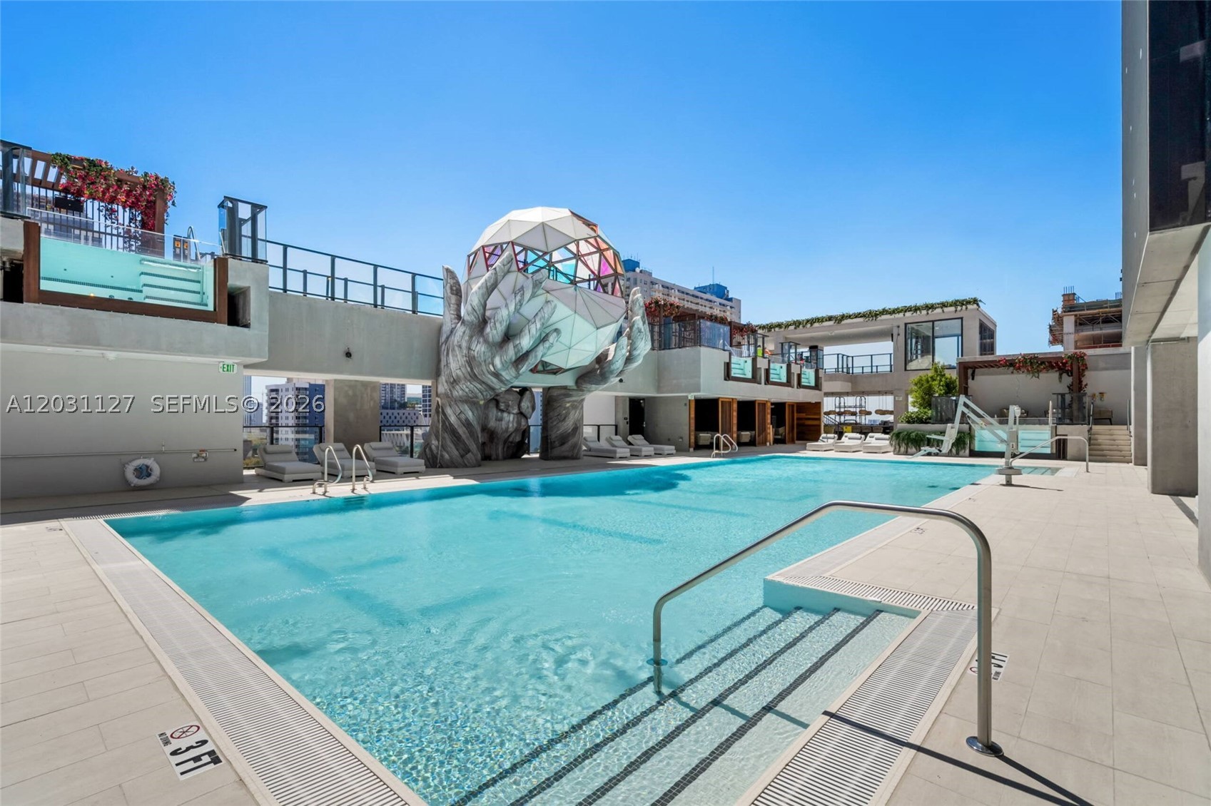 image E11EVEN Hotel & Residences25