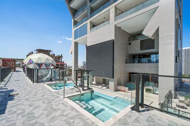 image E11EVEN Hotel & Residences27