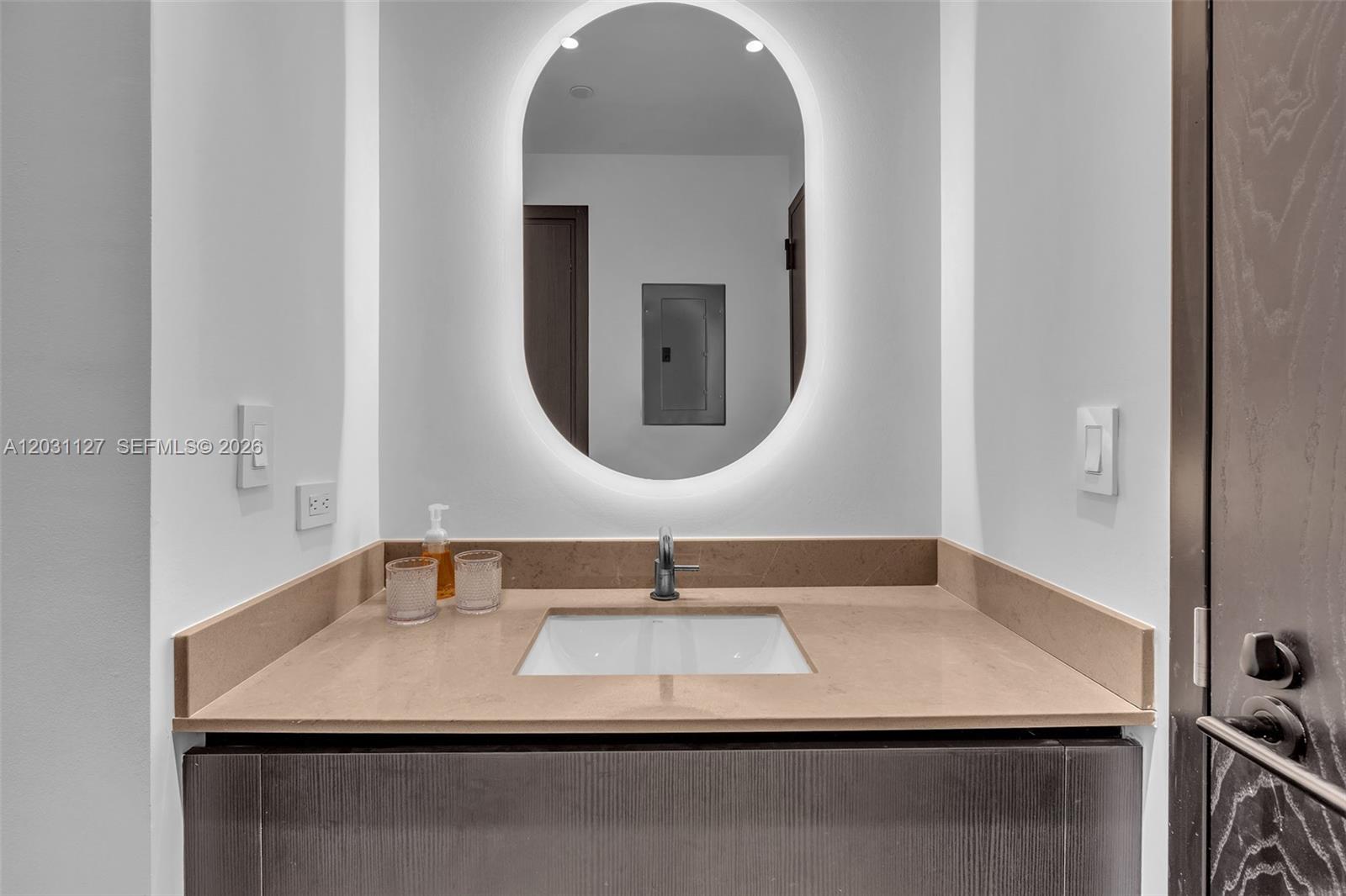 image E11EVEN Hotel & Residences2