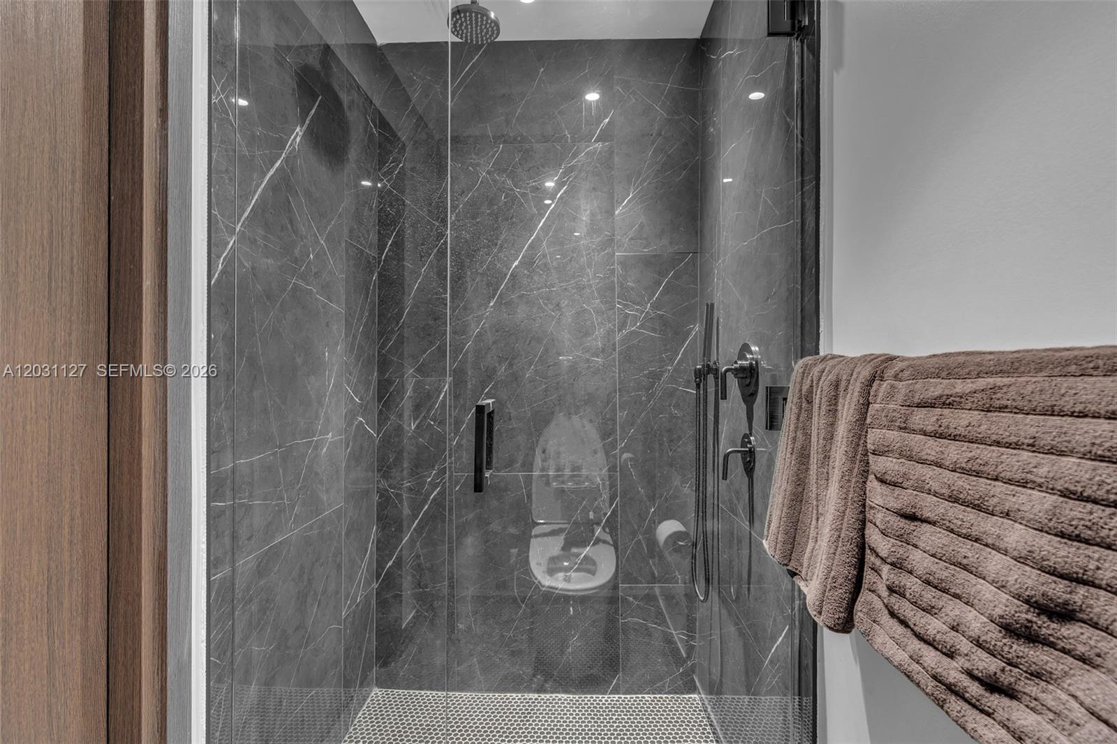 image E11EVEN Hotel & Residences6