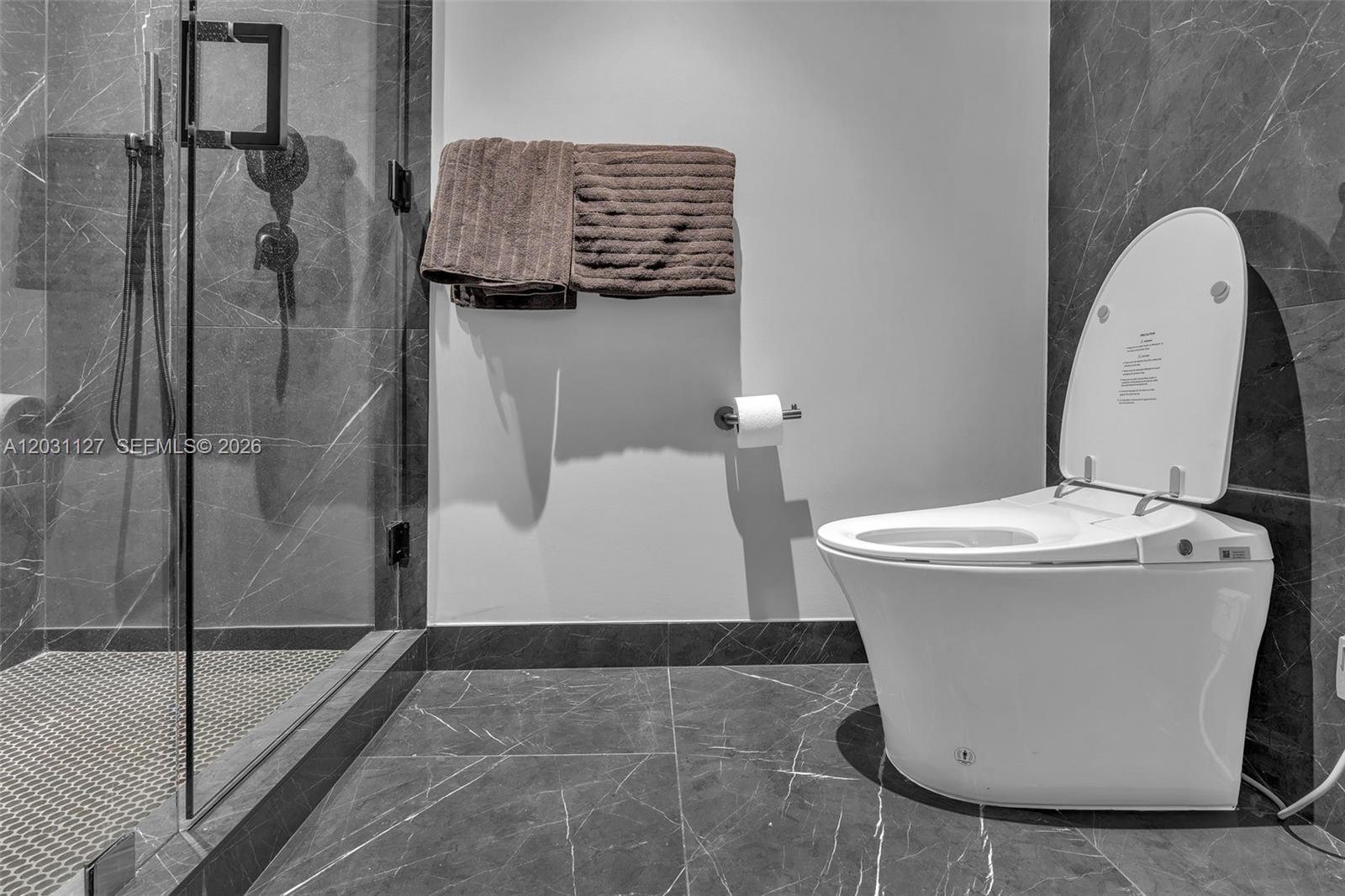image E11EVEN Hotel & Residences7