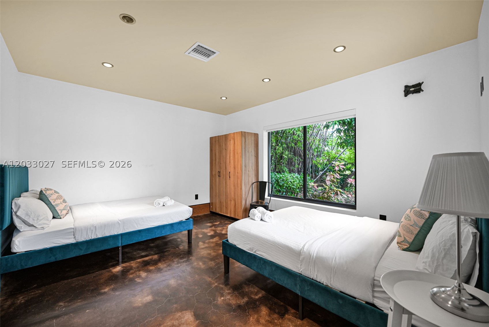 2311 Delmar Pl Fort Lauderdale, FL 33301