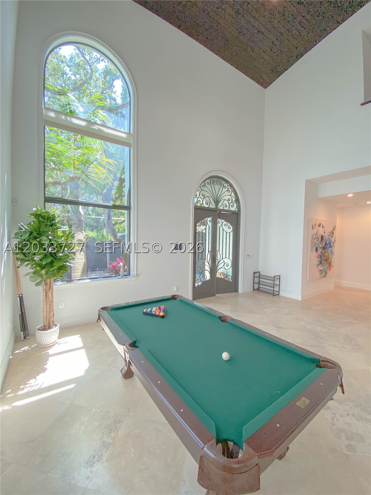 2561 Trapp Miami, FL 33133