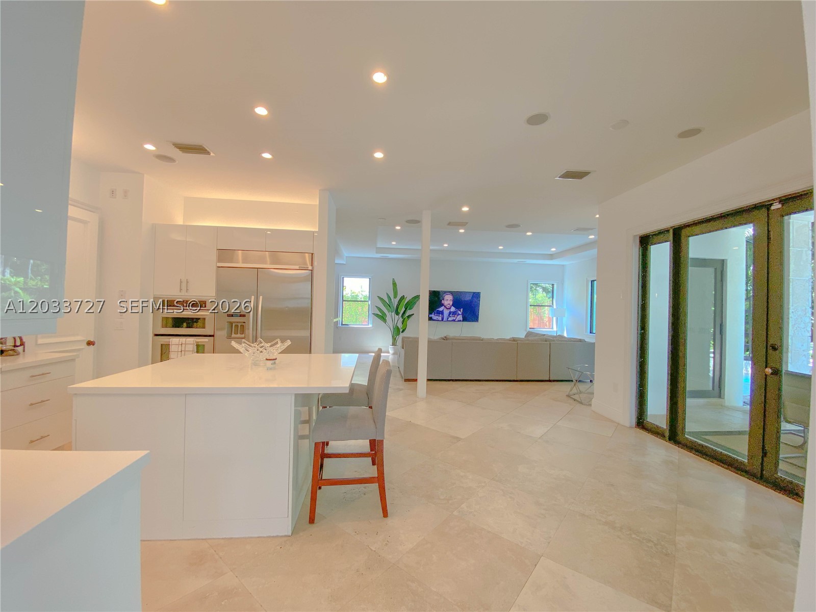 2561 Trapp Miami, FL 33133