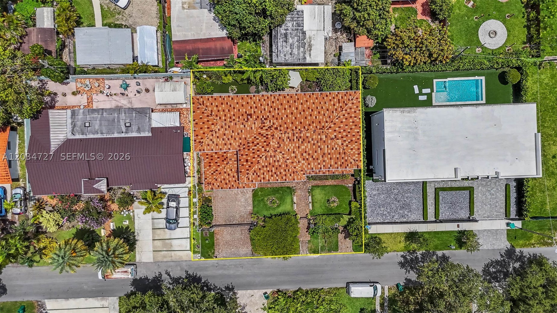 4251 SW 11th St Miami, FL 33134