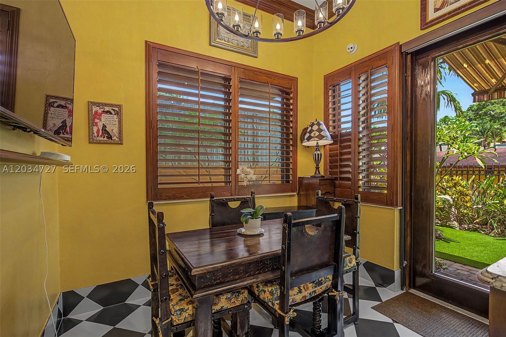4251 SW 11th St Miami, FL 33134