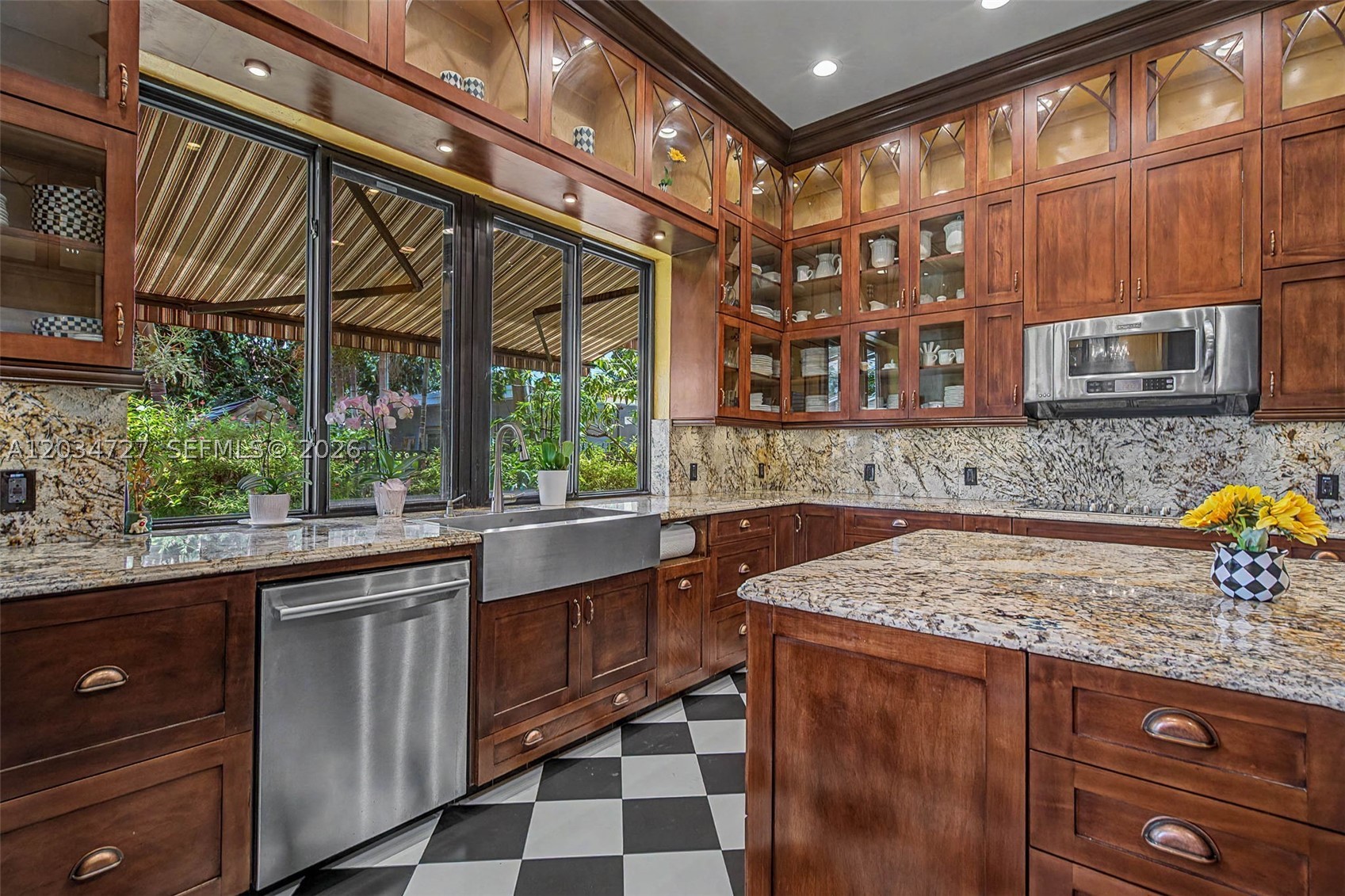 4251 SW 11th St Miami, FL 33134