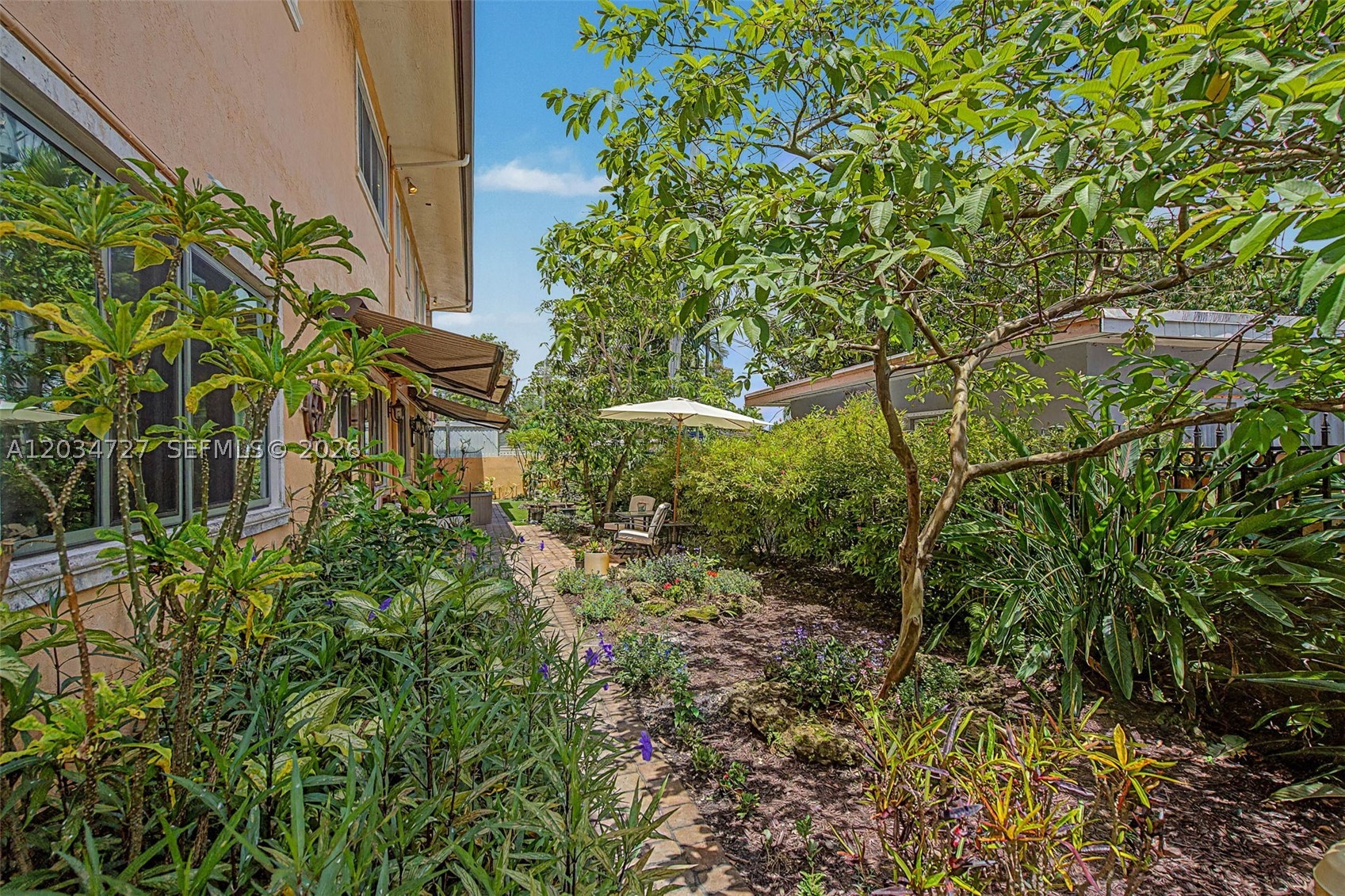 4251 SW 11th St Miami, FL 33134