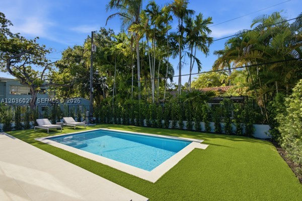 555 Catalonia Ave Coral Gables, FL 33134
