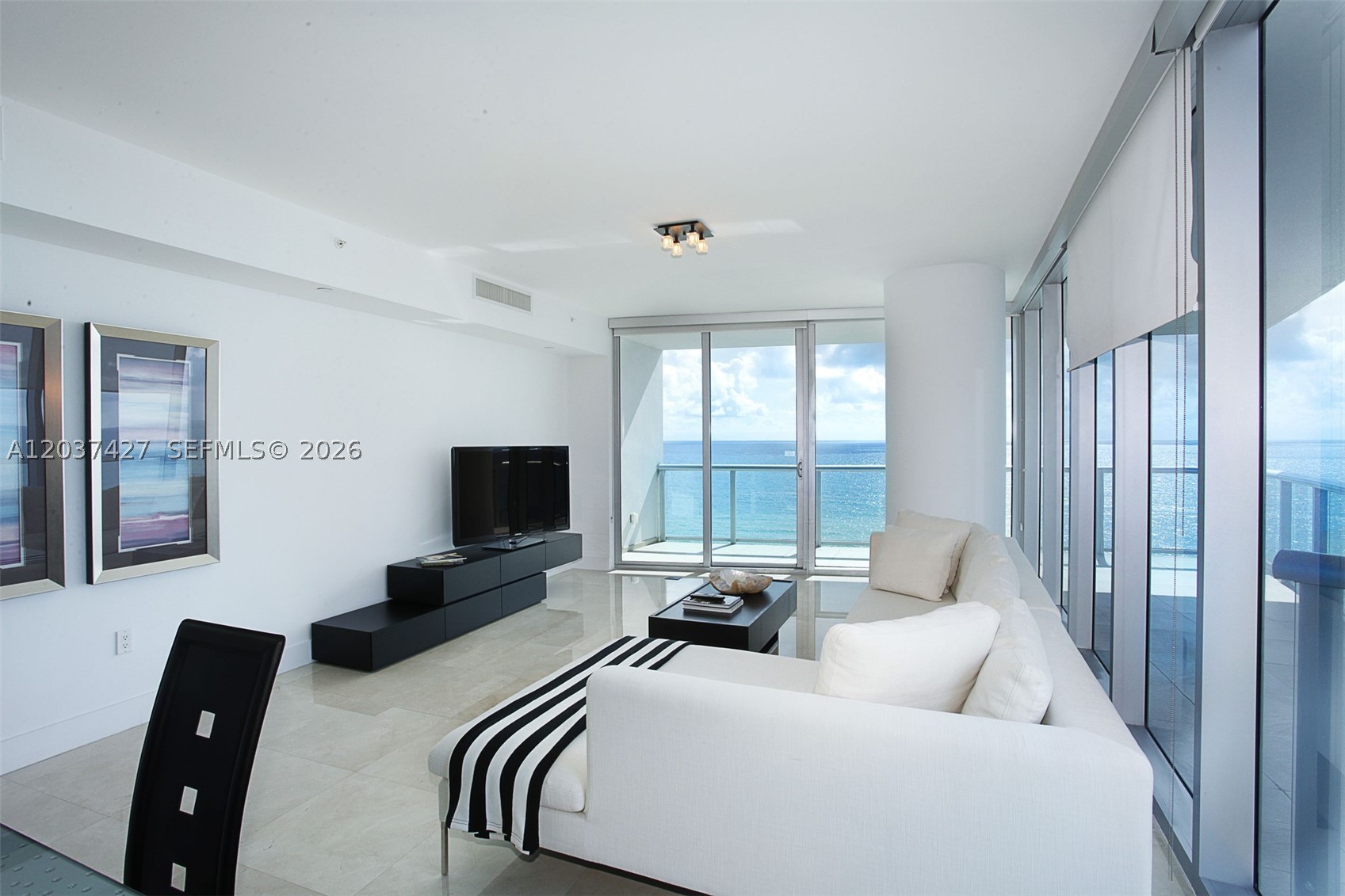 image Jade Beach5