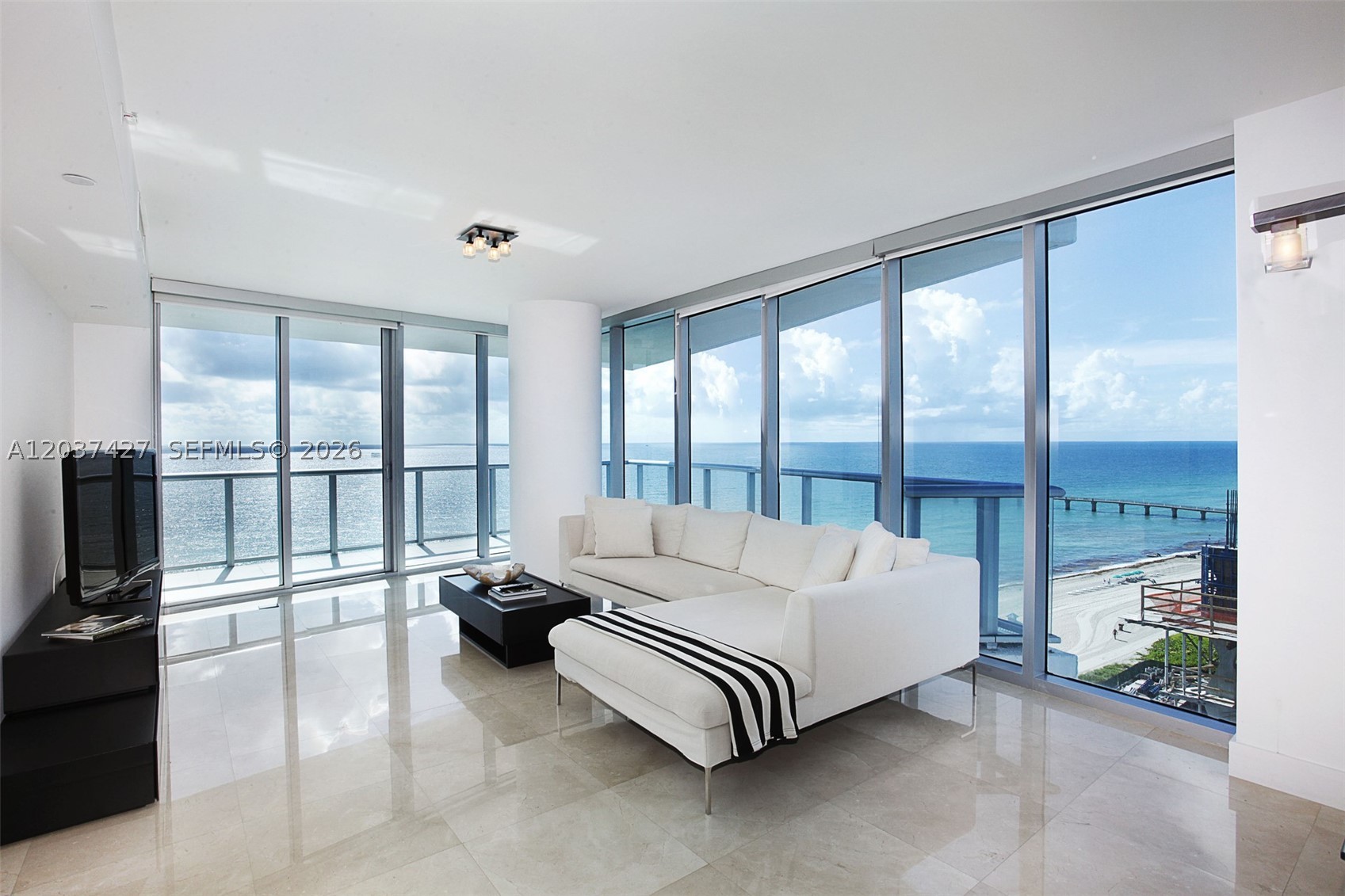 image Jade Beach6