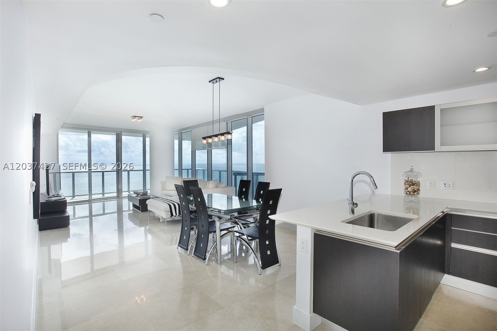 image Jade Beach8