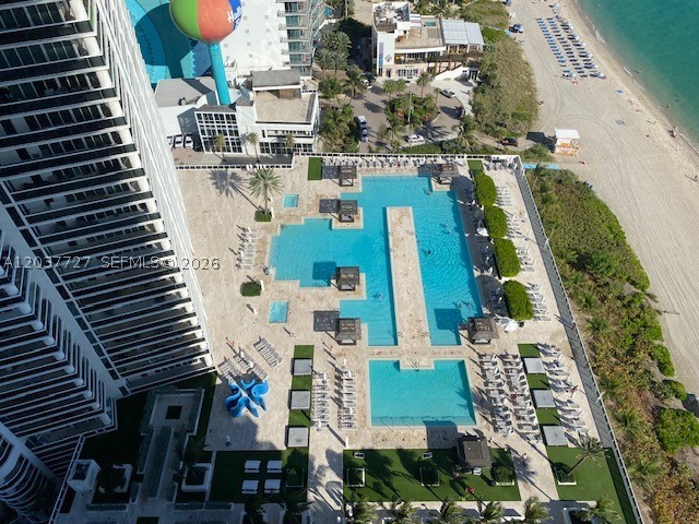 image Beach Club 22
