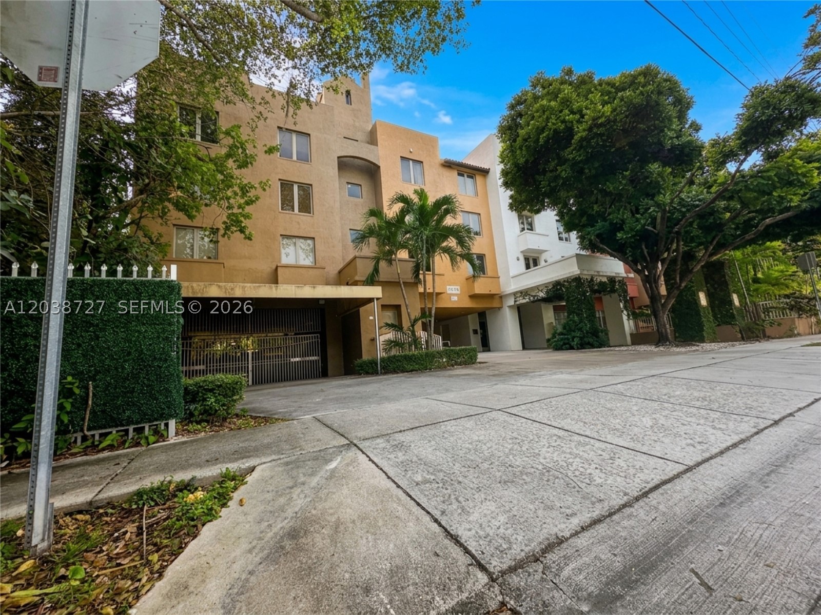 2630 SW 28th St #44