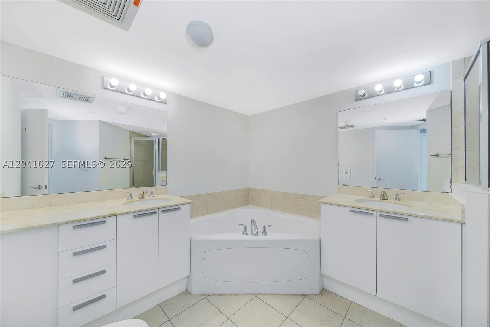 16699 Collins Ave #3309 Sunny Isles Beach, FL 33160