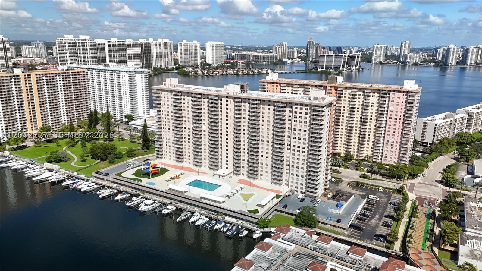 image Winston Towers 1002