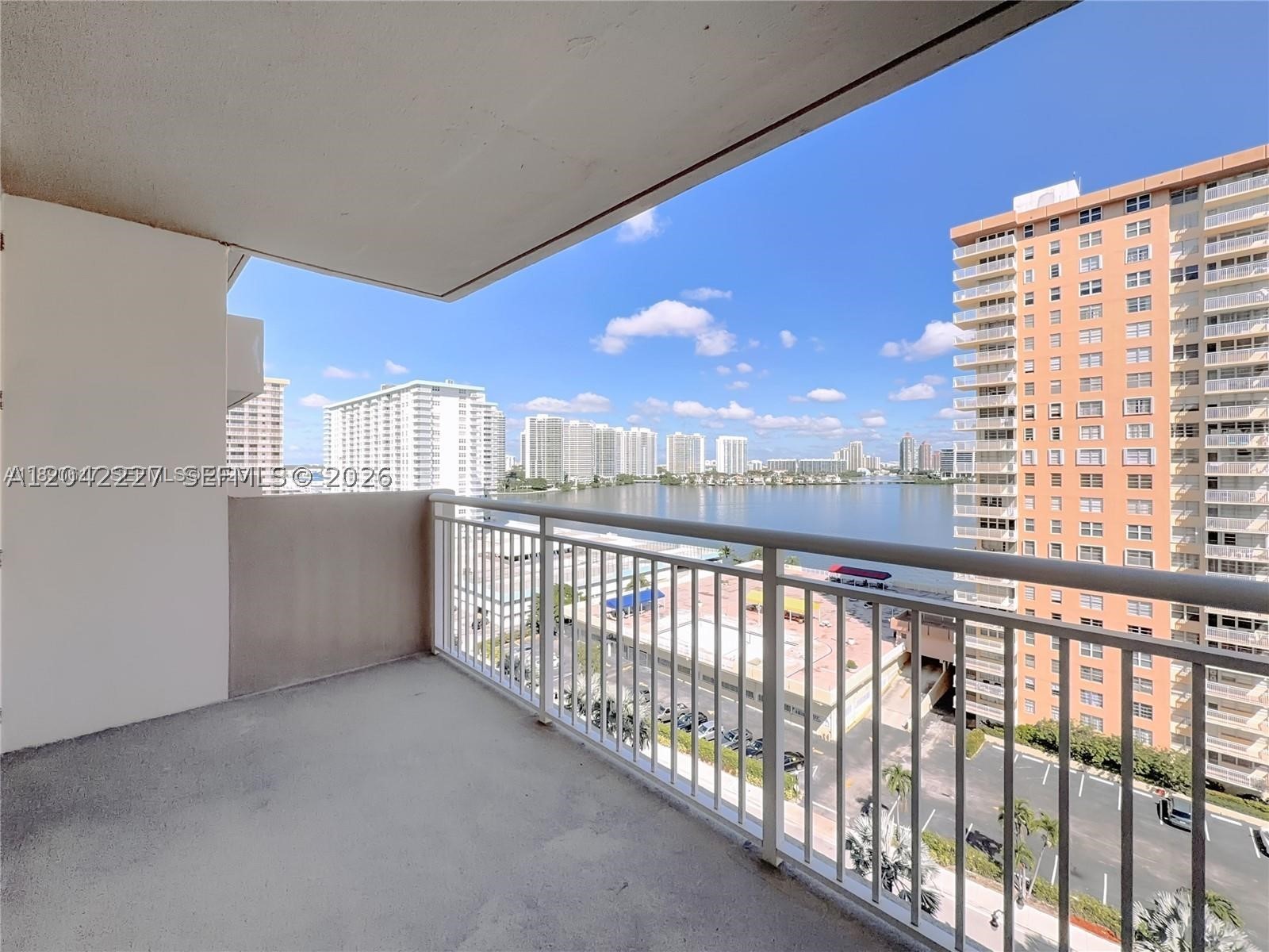 image Winston Towers 10030