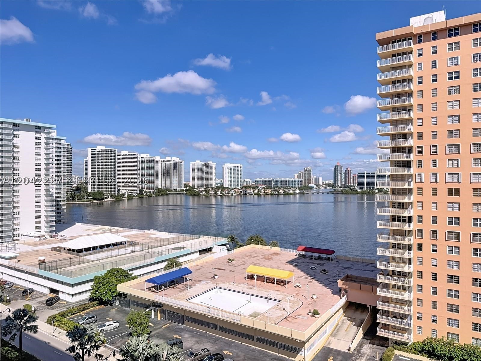 image Winston Towers 10036