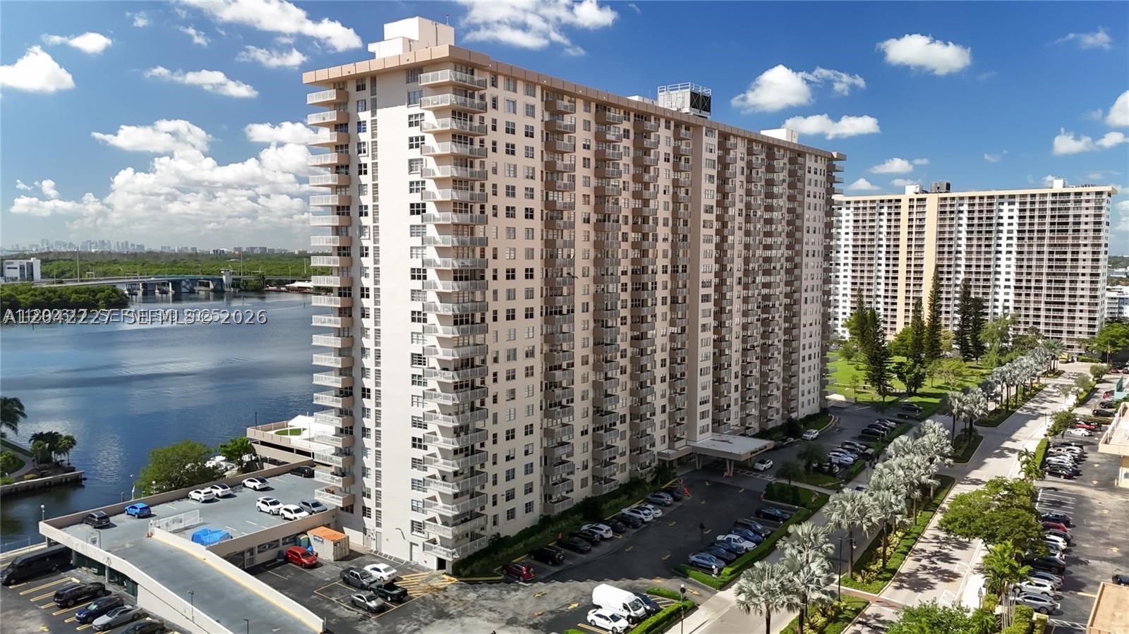 image Winston Towers 10040