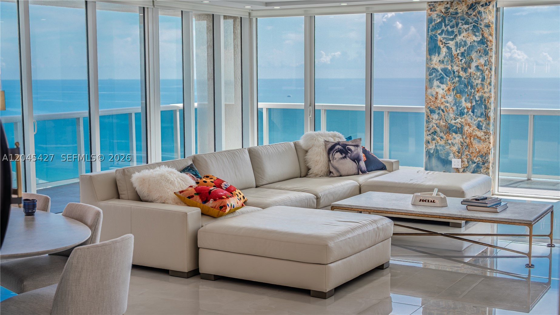 image Beach Club 326