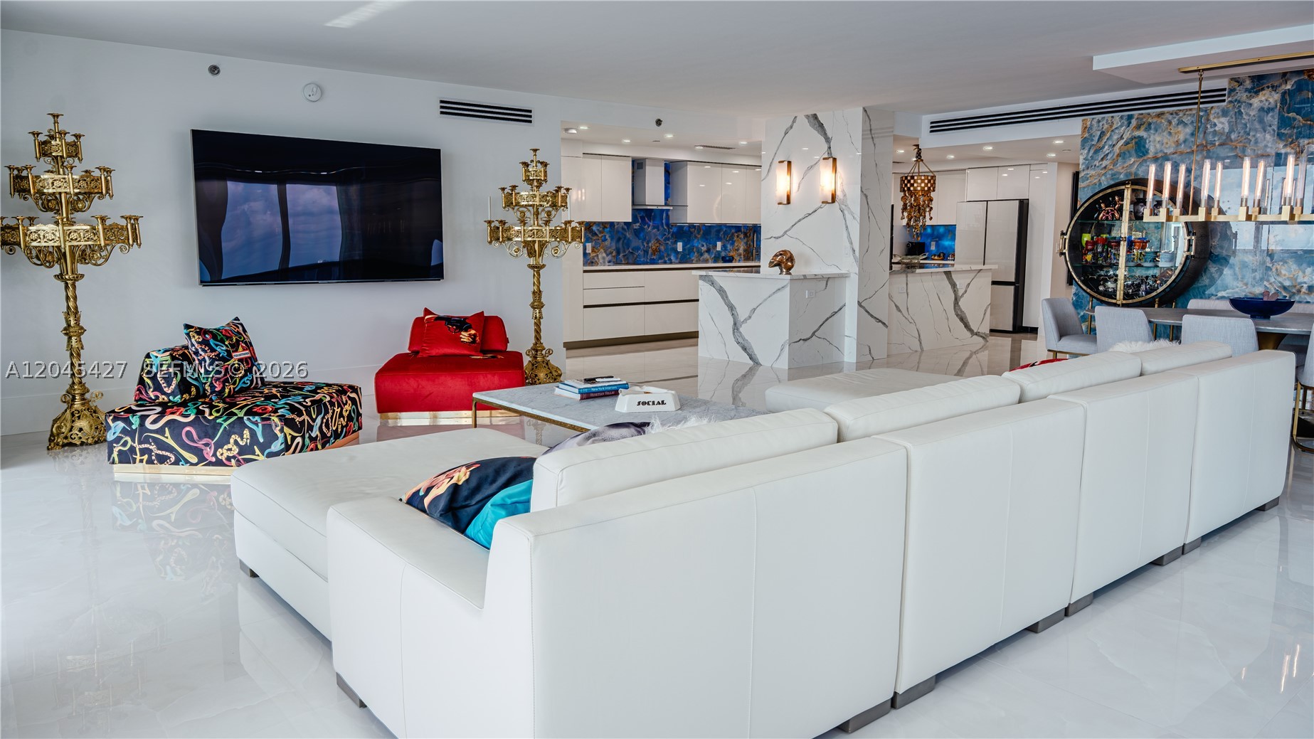 image Beach Club 327