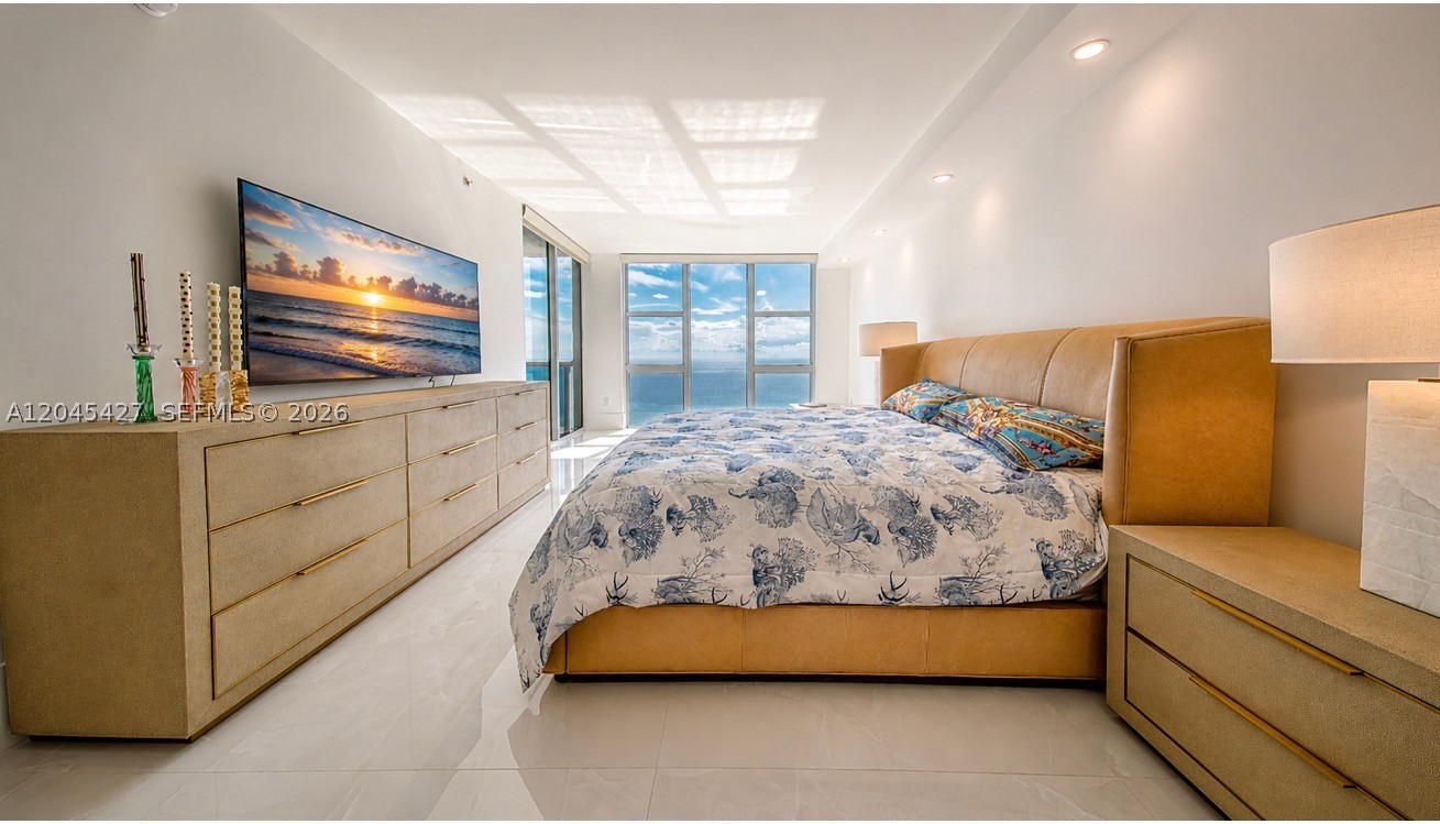 image Beach Club 338