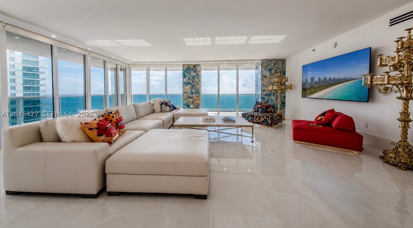 image Beach Club 342