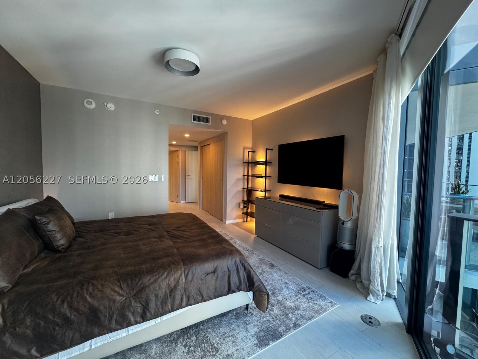 image Brickell Flatiron9