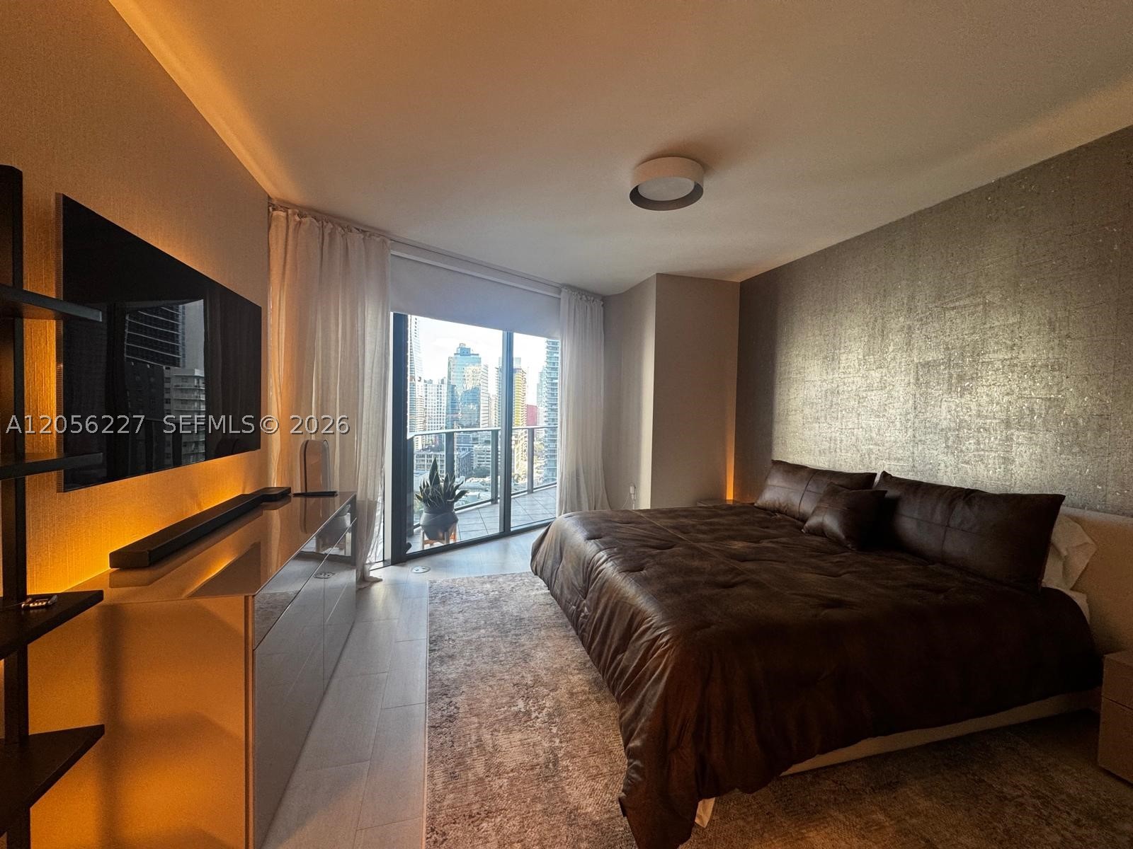 image Brickell Flatiron10