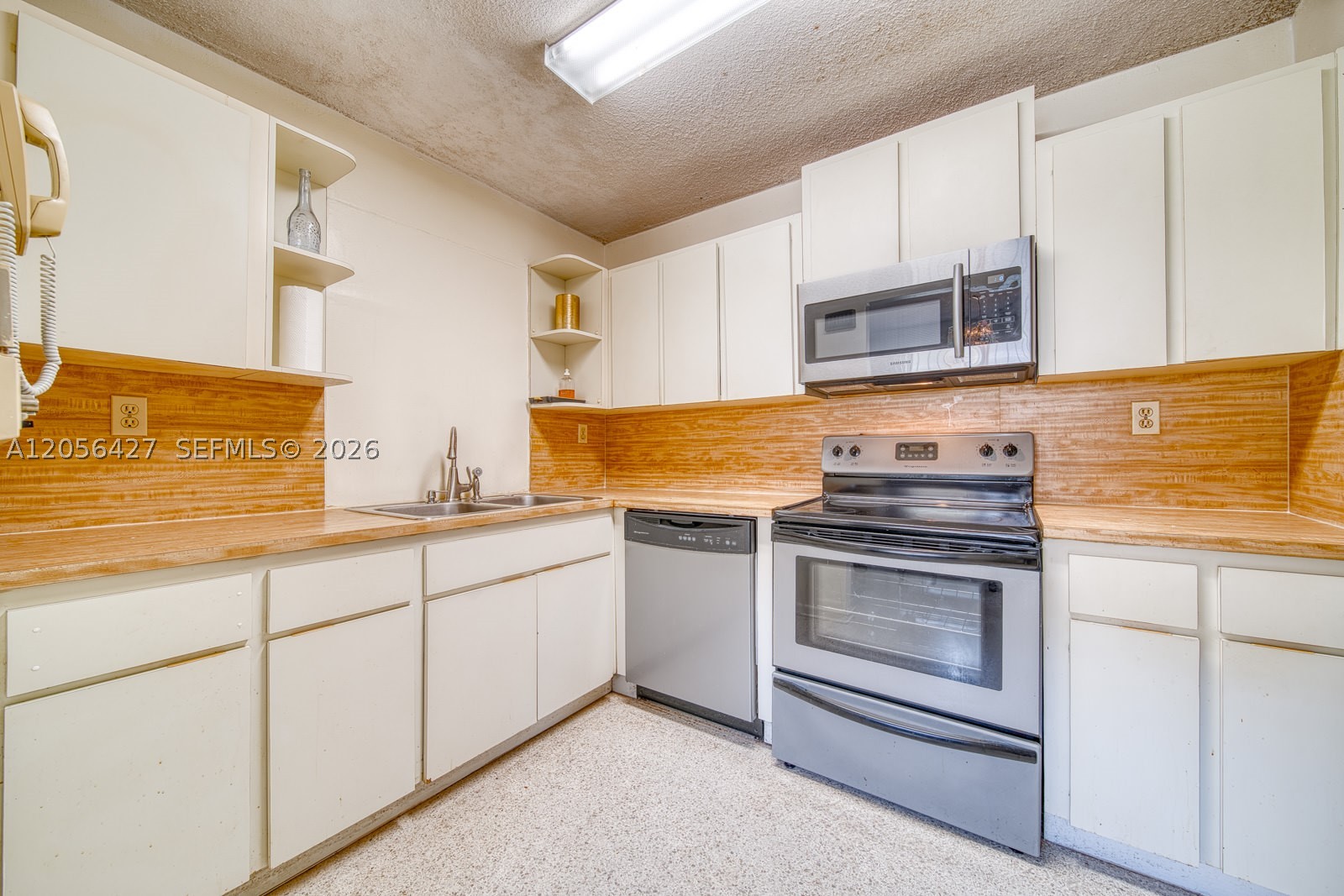6335 SW 31st St Miami, FL 33155