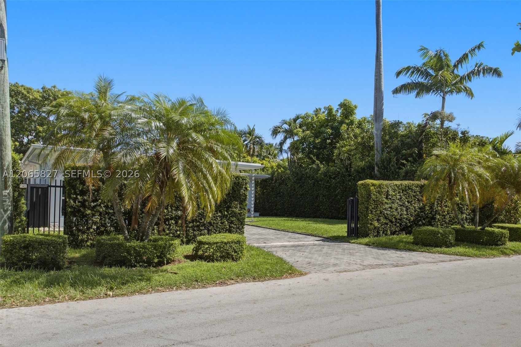 1525 Calais Dr Miami Beach, FL 33141