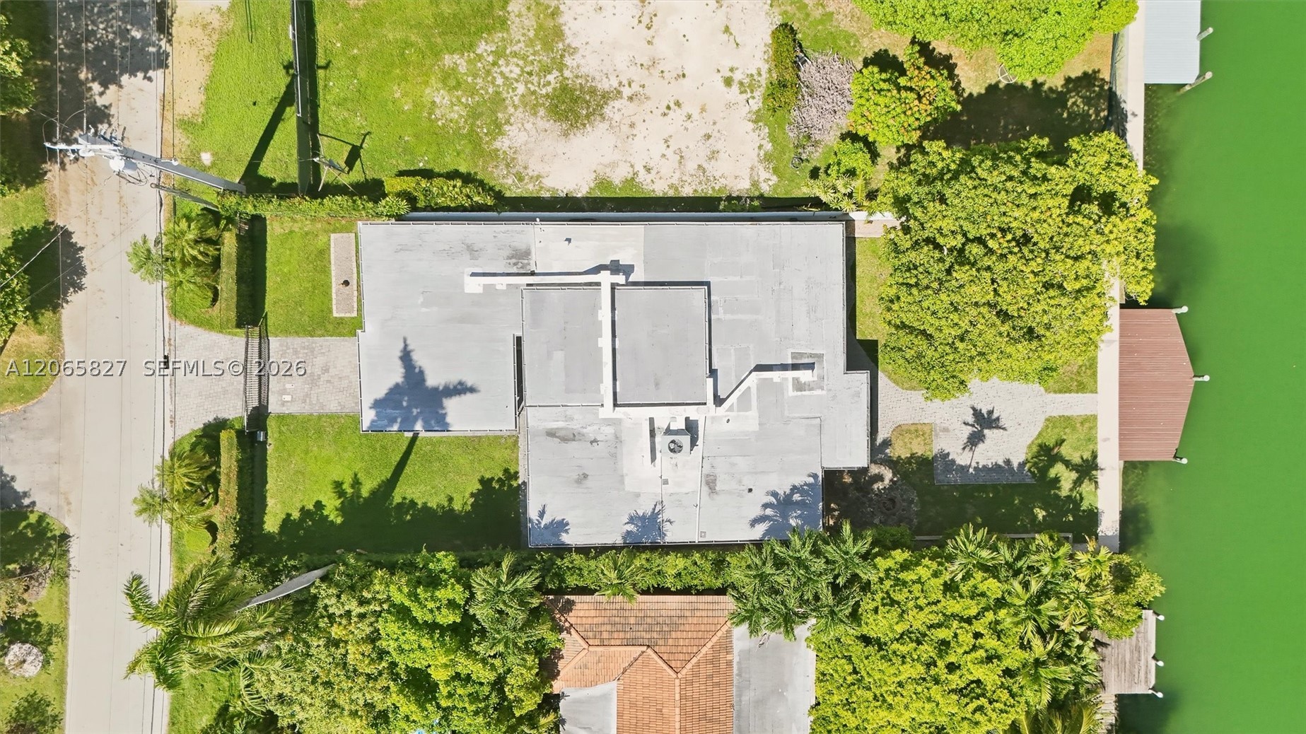 1525 Calais Dr Miami Beach, FL 33141