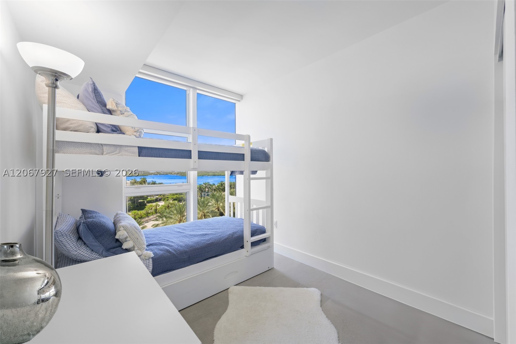 image Harbour House13