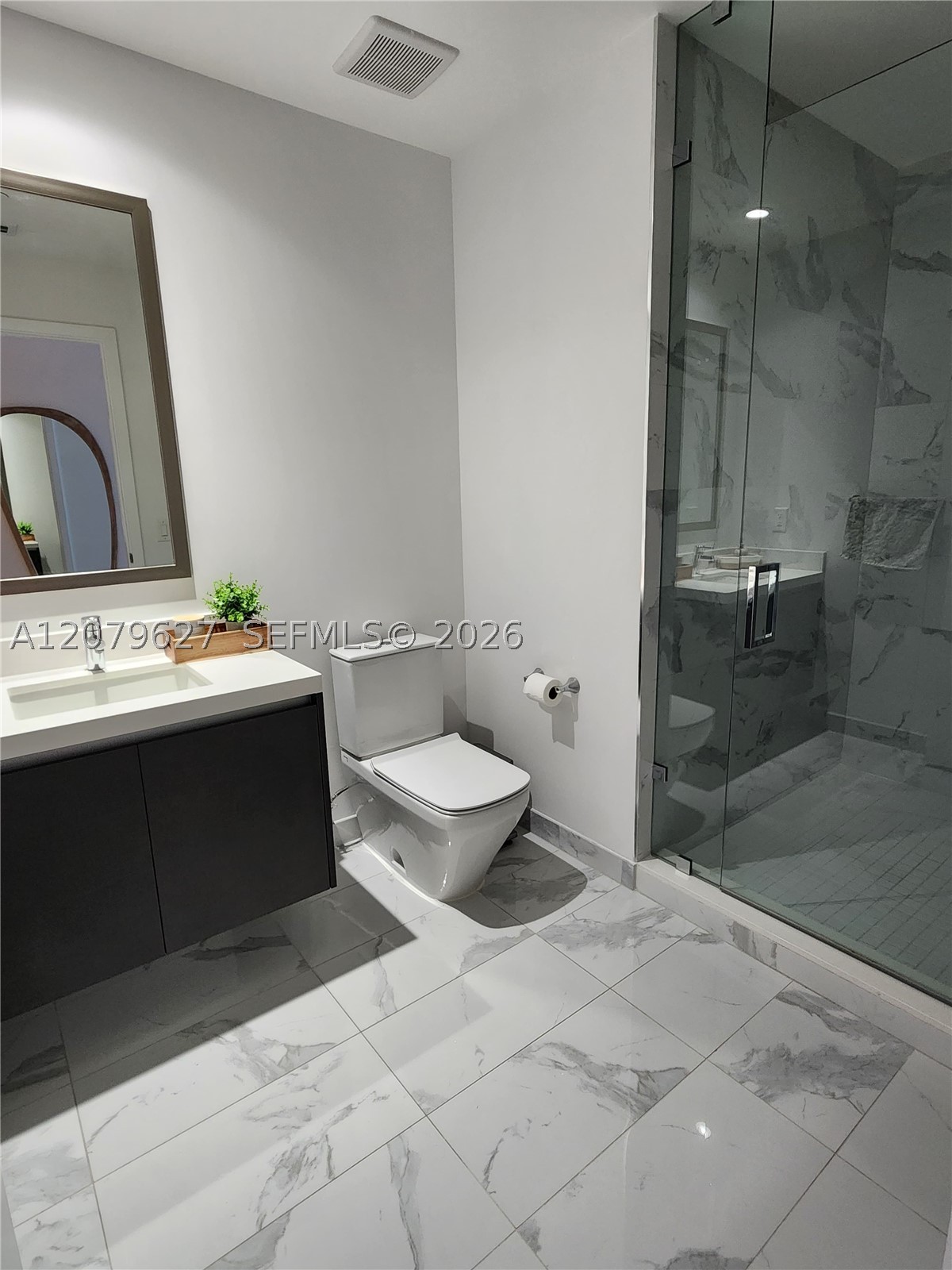 851 NE 1st Ave #3801 Miami, FL 33132