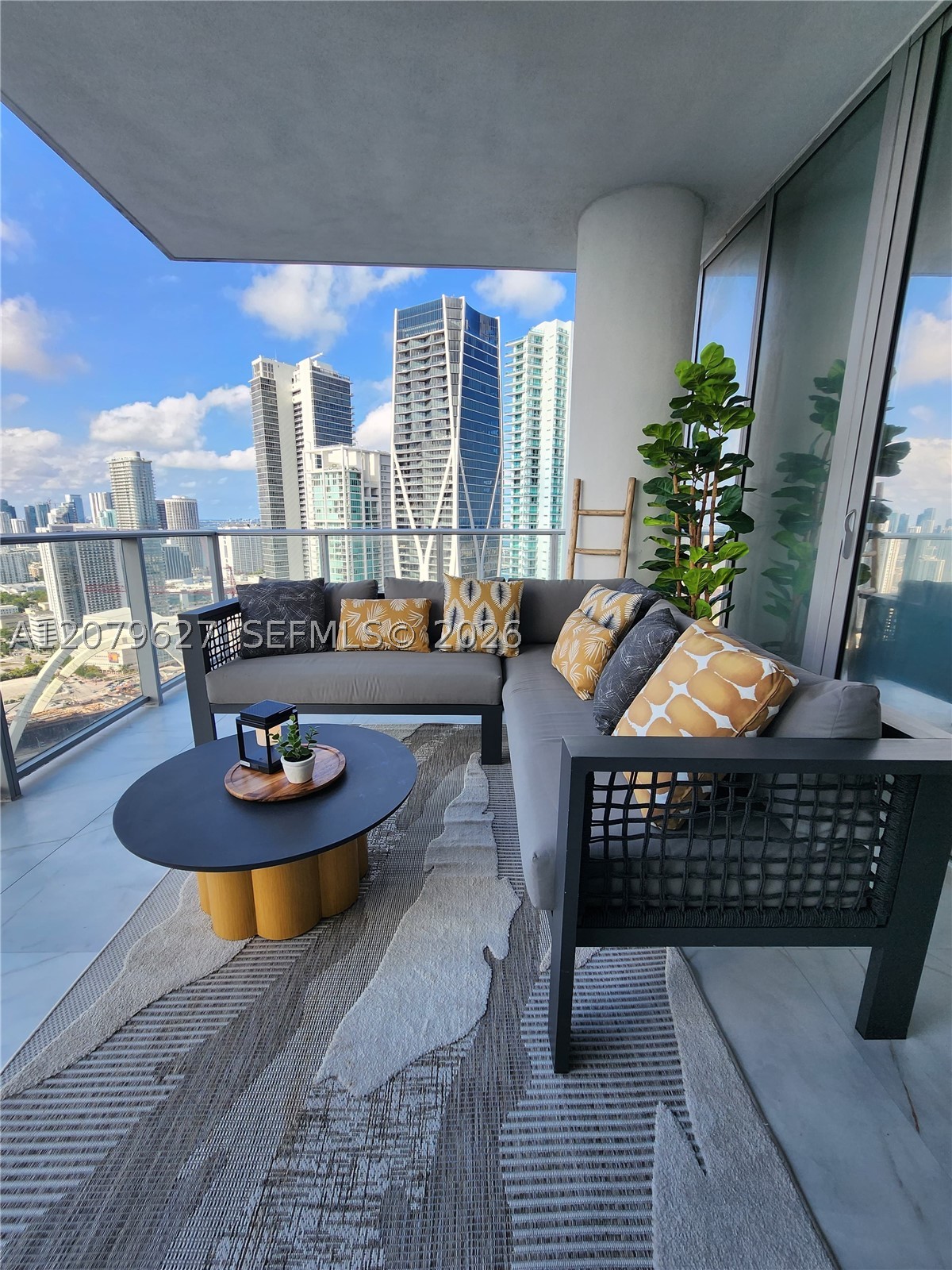 851 NE 1st Ave #3801 Miami, FL 33132