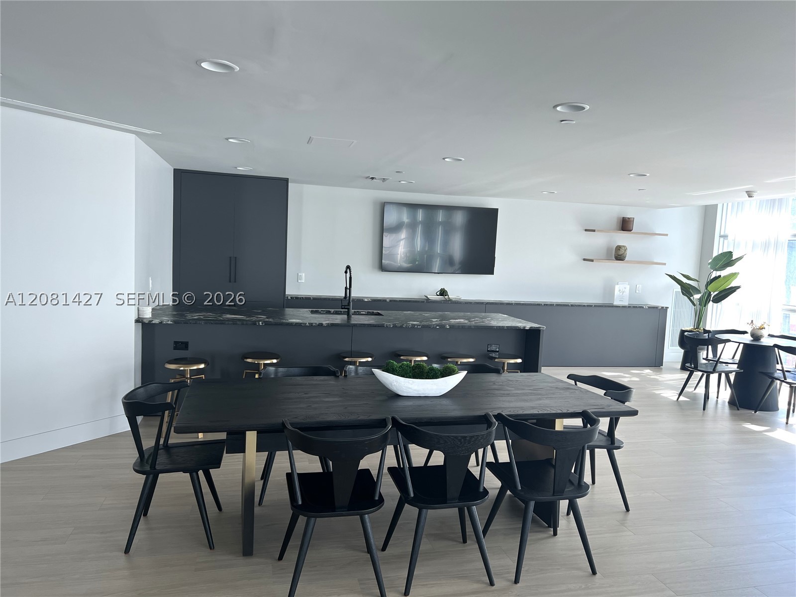 image City 2437