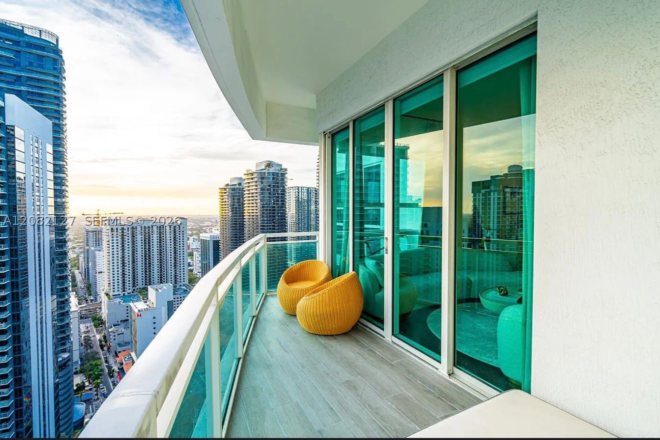 image The Plaza on Brickell West1