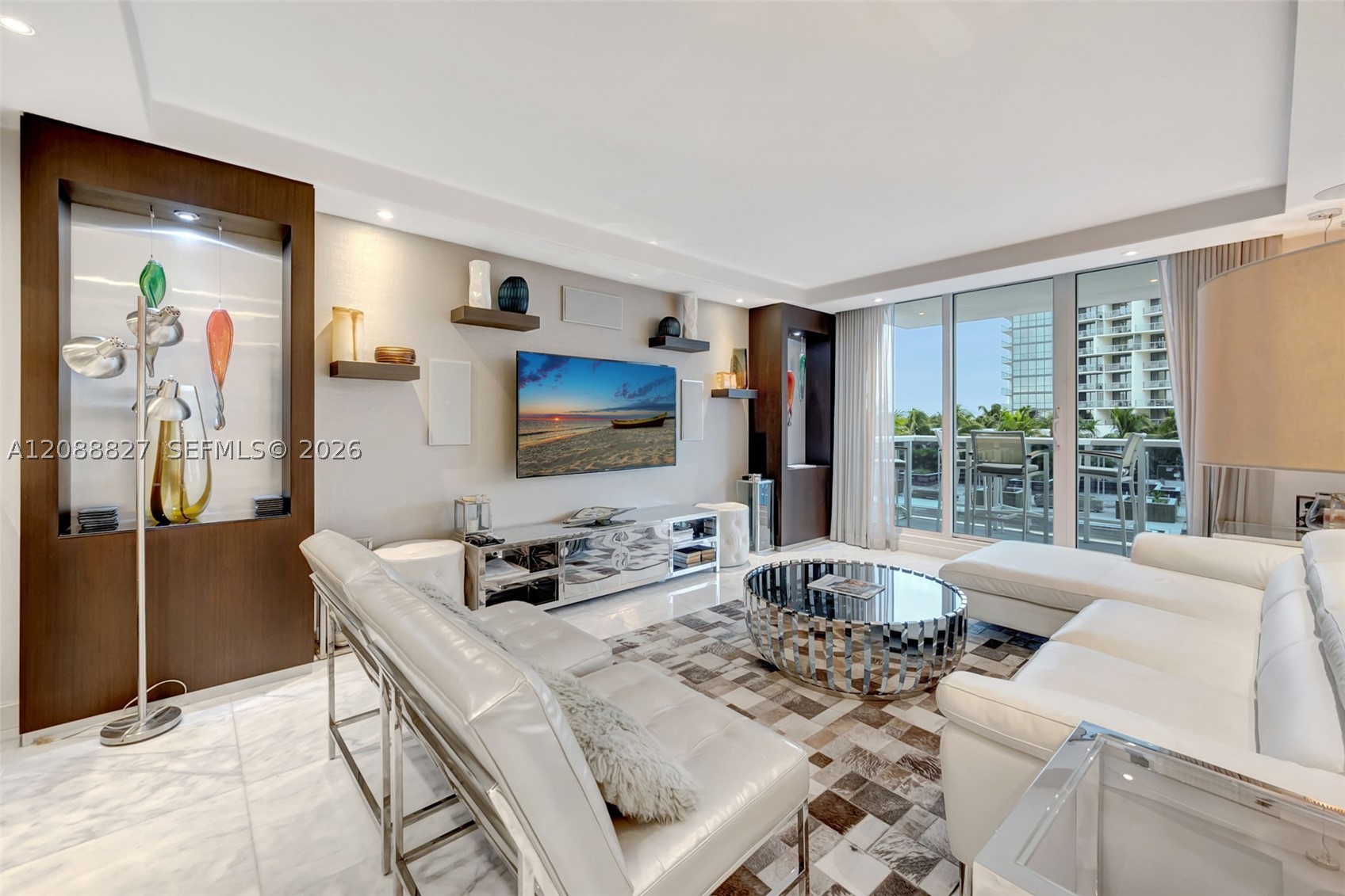 2301 Collins Ave #307