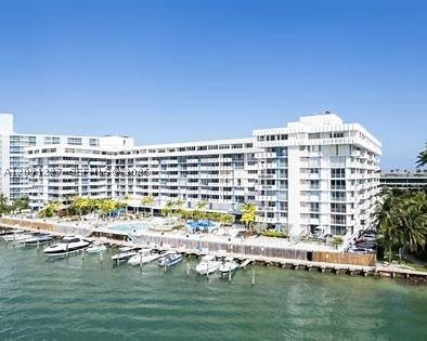 image South Bay Club2