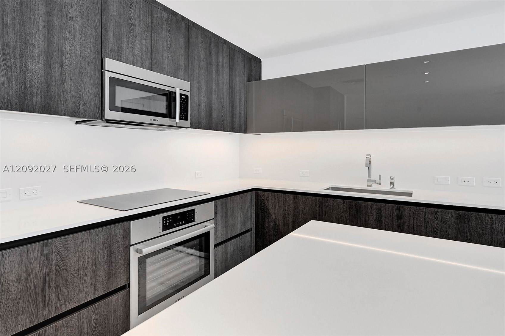 88 SW 7th St #910 Miami, FL 33130