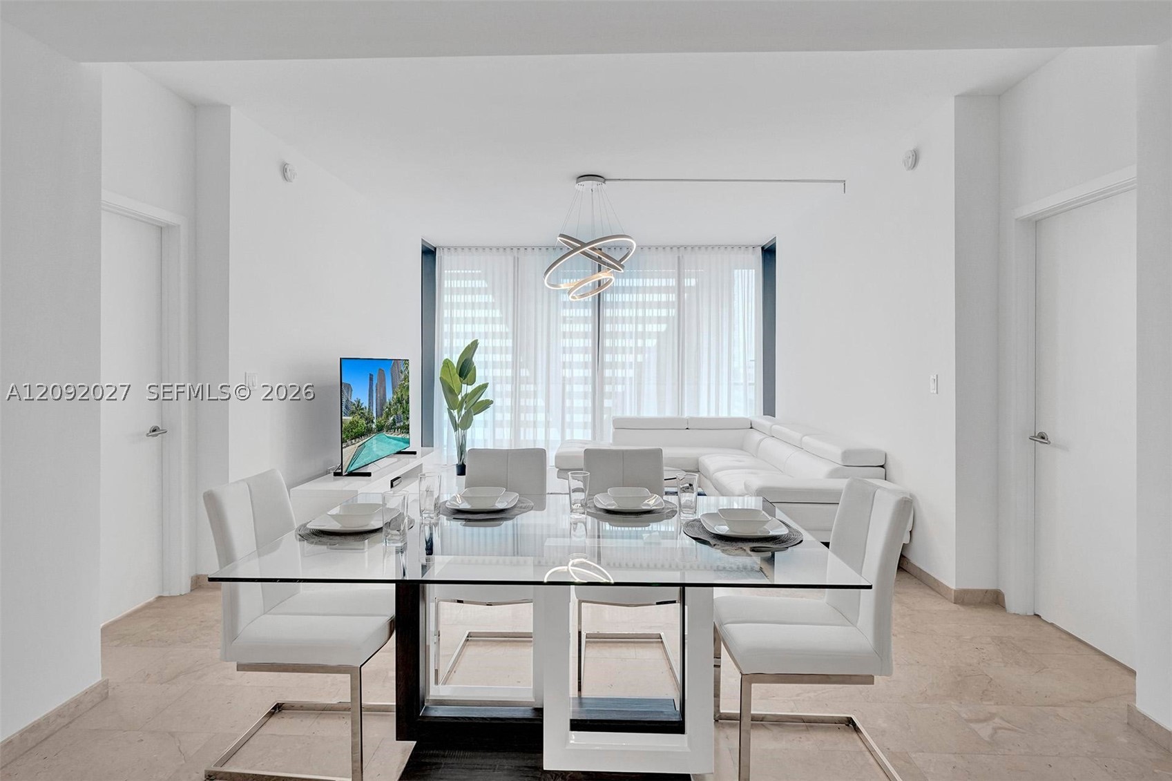 88 SW 7th St #910 Miami, FL 33130