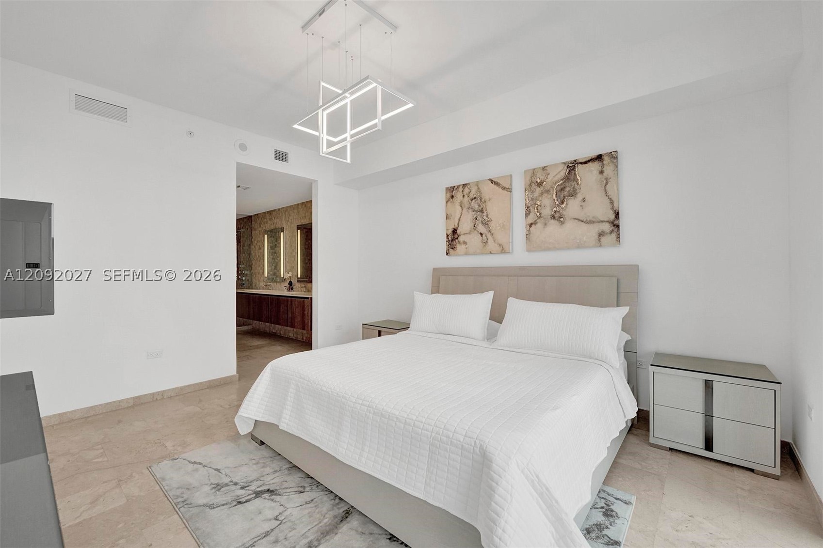 88 SW 7th St #910 Miami, FL 33130